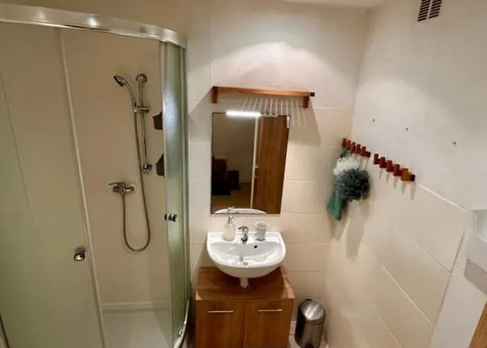 New! Welcome Prices - Cozy In The Center Of *